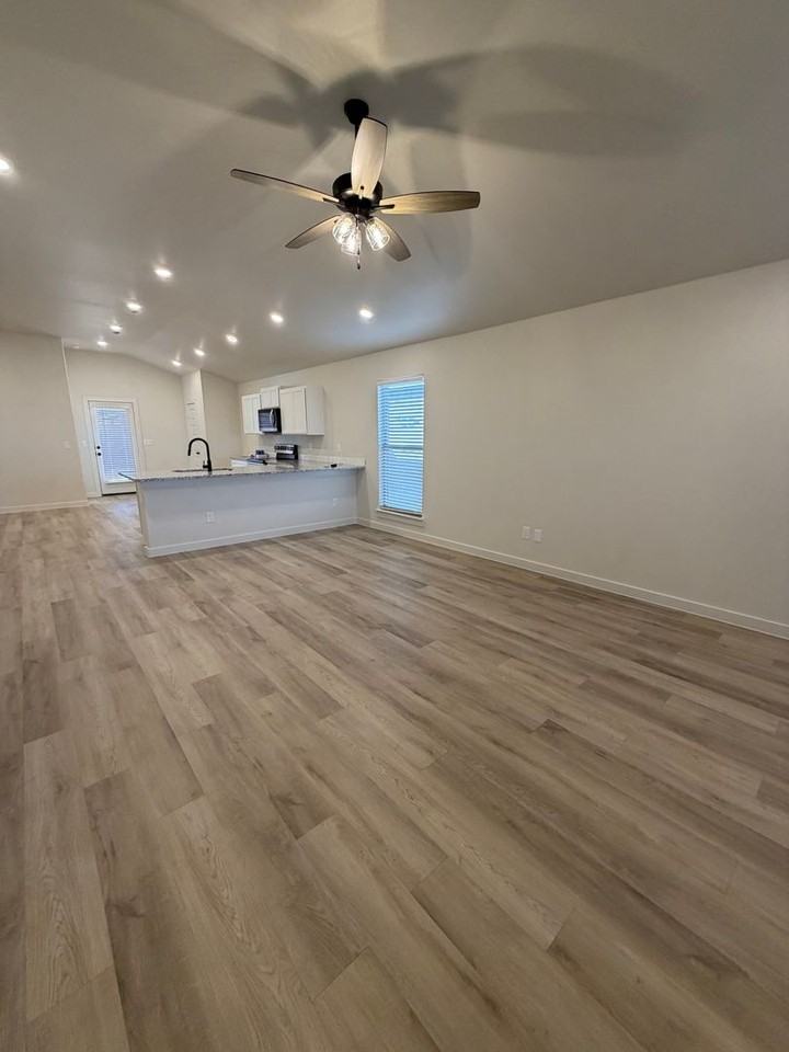 2909 Harvest Ave - Photo 3 of 15