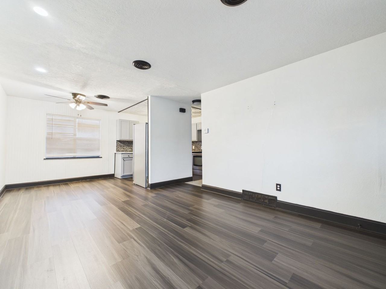 619 Sw 45th St - Photo 7 of 27