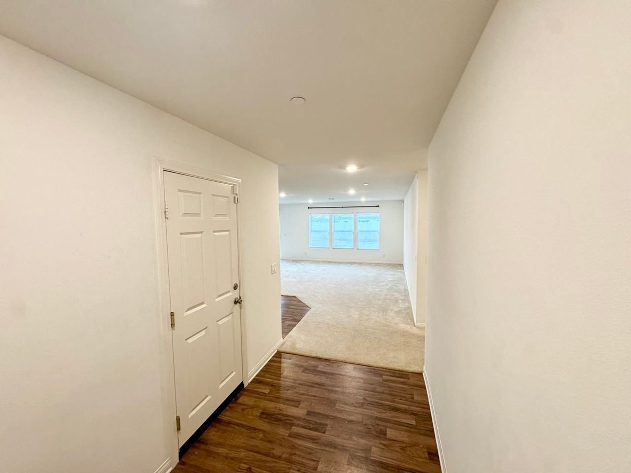 2061 E Donatello St - Photo 2 of 30