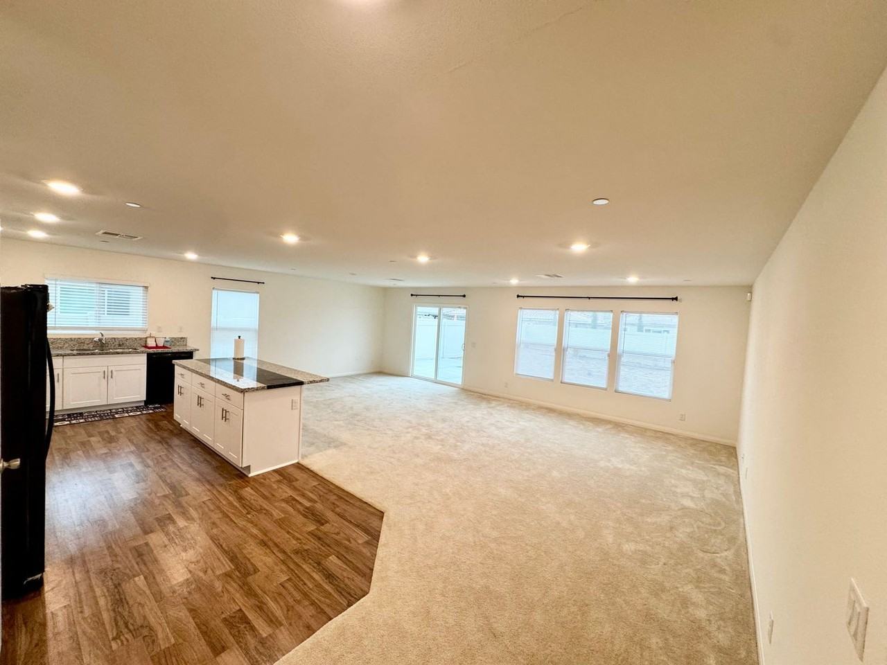 2061 E Donatello St - Photo 3 of 30