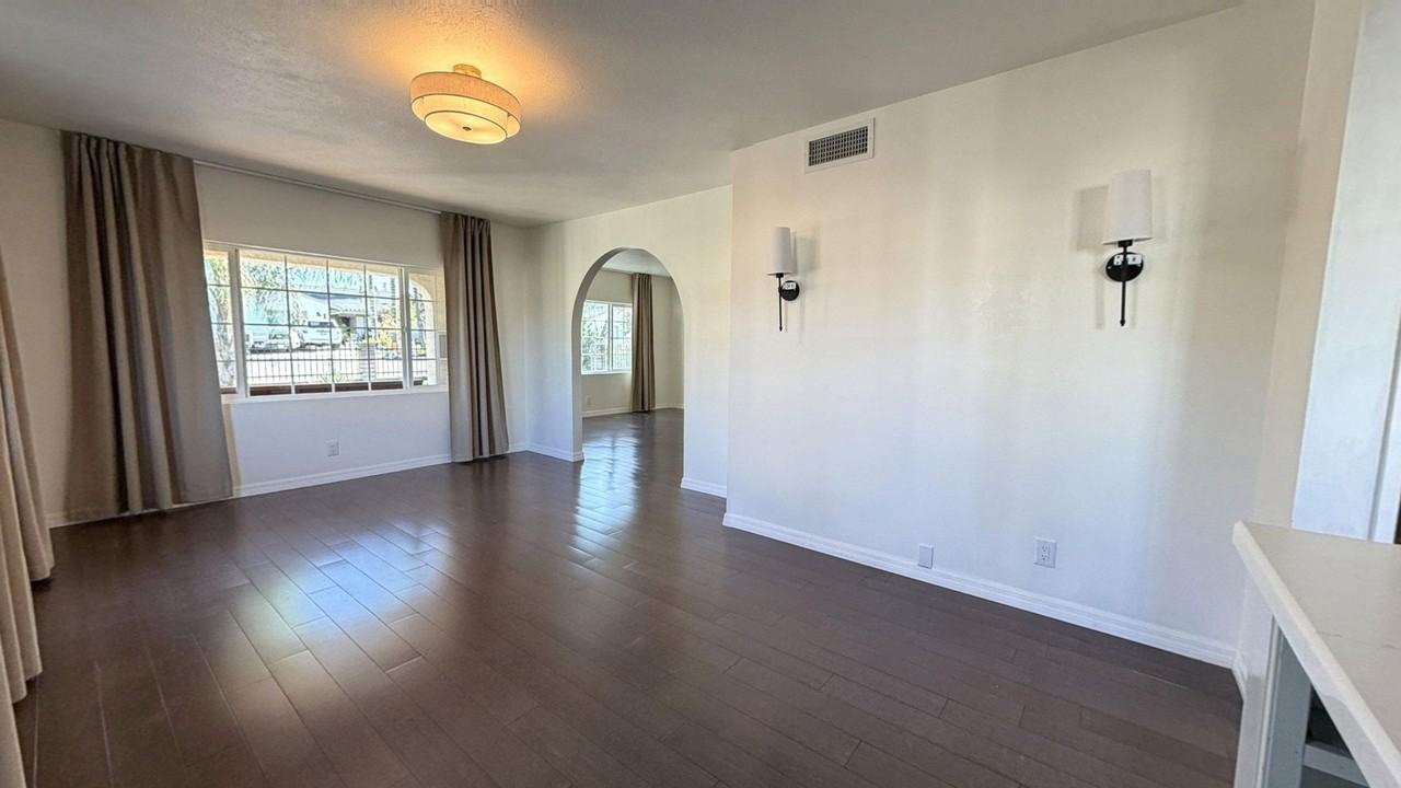 1054 W Clifton Ave - Photo 7 of 24