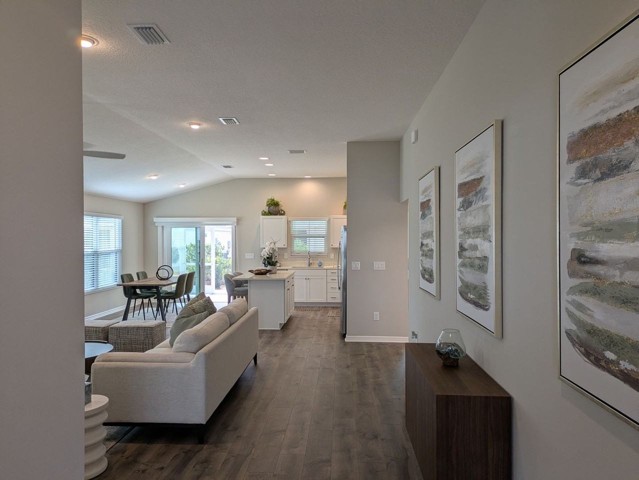 1750 Debellis Ln - Photo 5 of 34