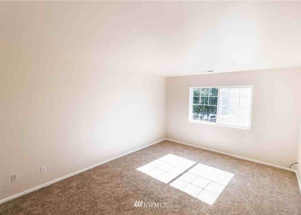 2602 88th Dr Ne - Photo 4 of 27