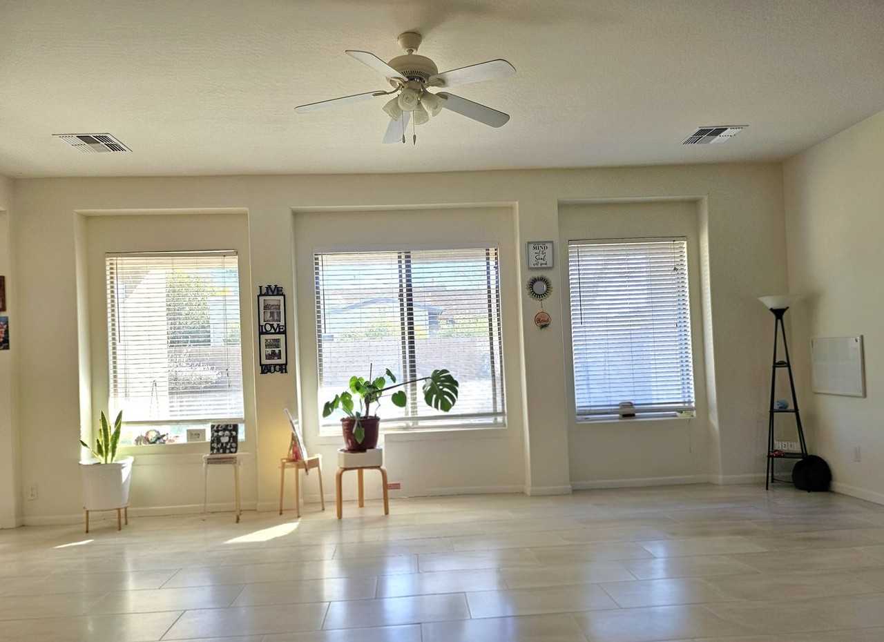 3243 E Oriole Way - Photo 5 of 18