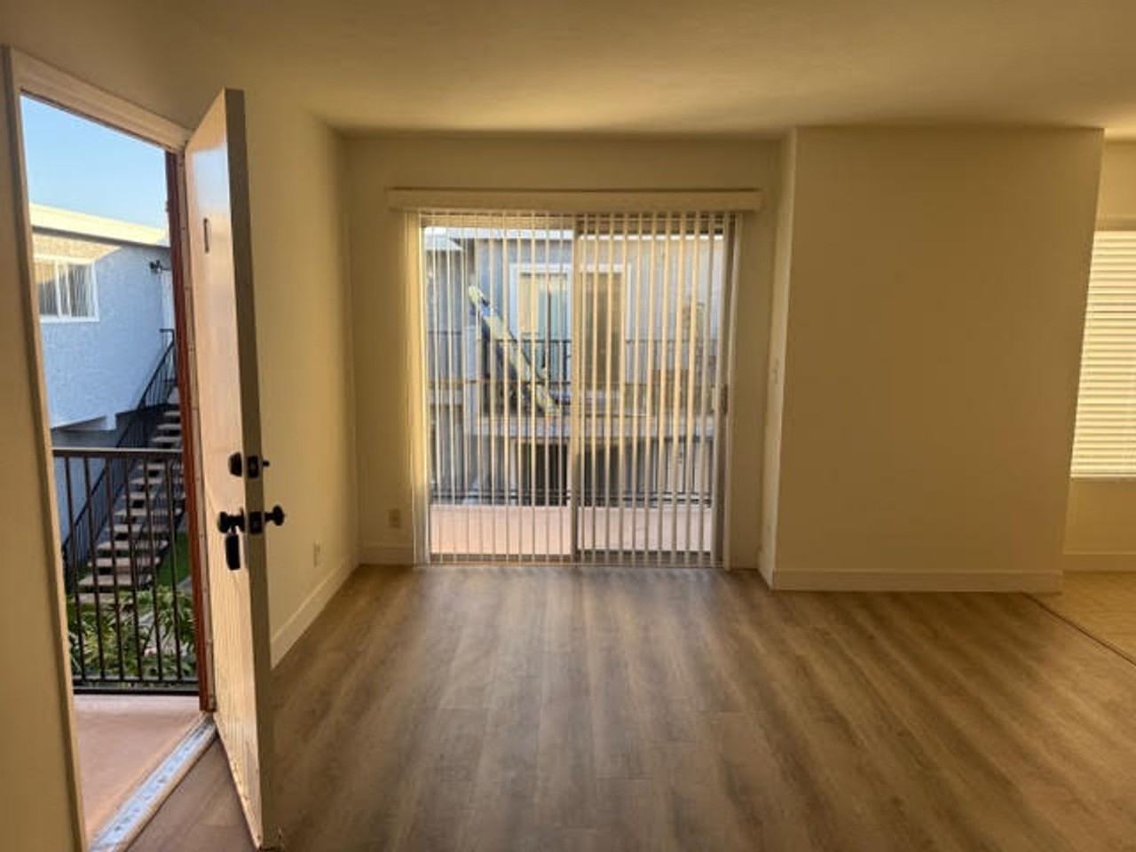 16811 Hoskins Ln - Photo 6 of 13