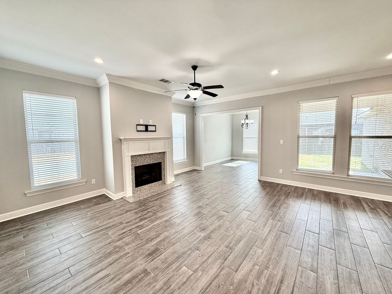 733 Elliston Dr - Photo 2 of 25