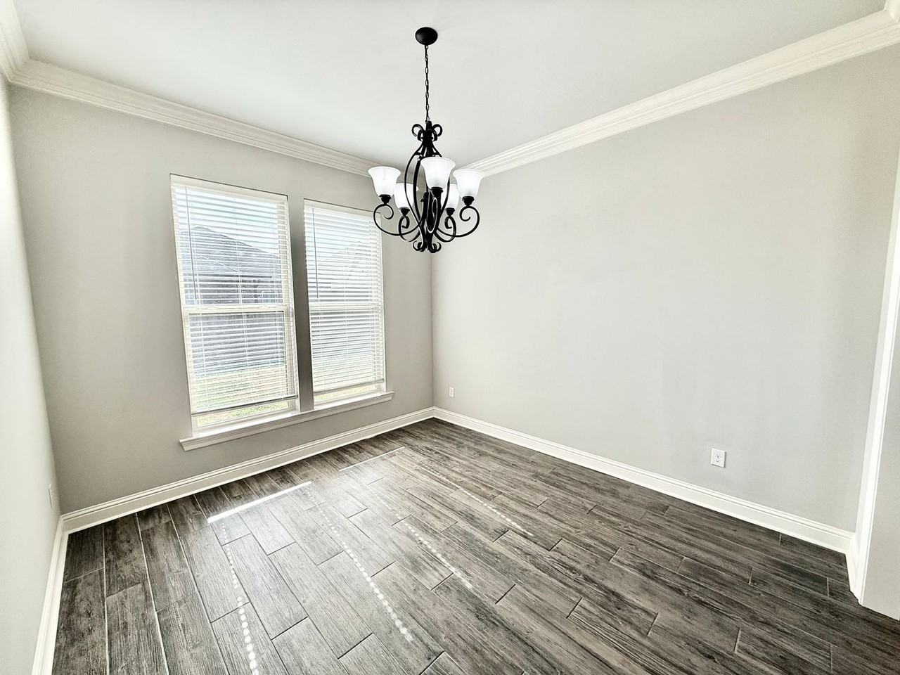 733 Elliston Dr - Photo 7 of 25