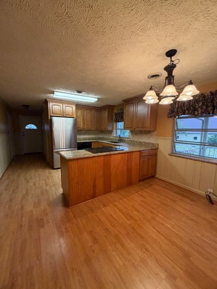 1701 Westside Dr - Photo 4 of 36