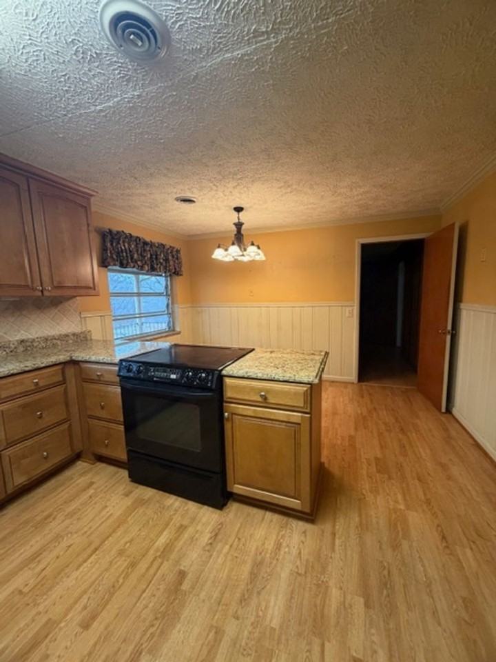 1701 Westside Dr - Photo 5 of 36