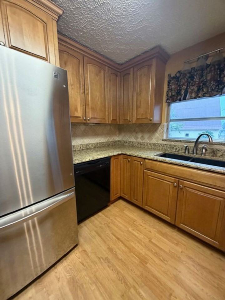 1701 Westside Dr - Photo 6 of 36