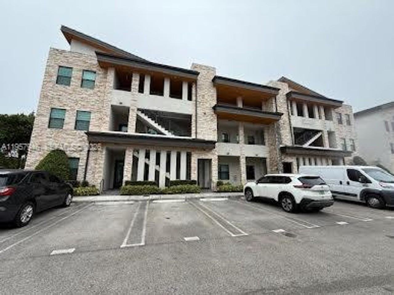 7805 Nw 104th Ave - Photo 7 of 16