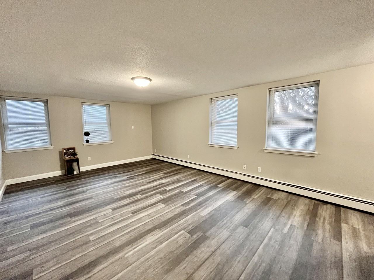 10 Harlow St #G - Photo 3 of 17