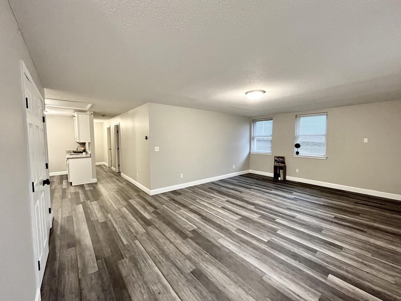 10 Harlow St #G - Photo 4 of 17