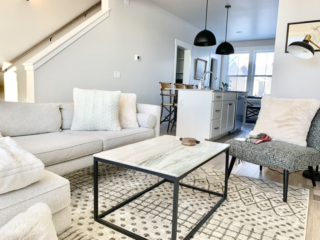 1663 St George Blvd - Photo 2 of 12