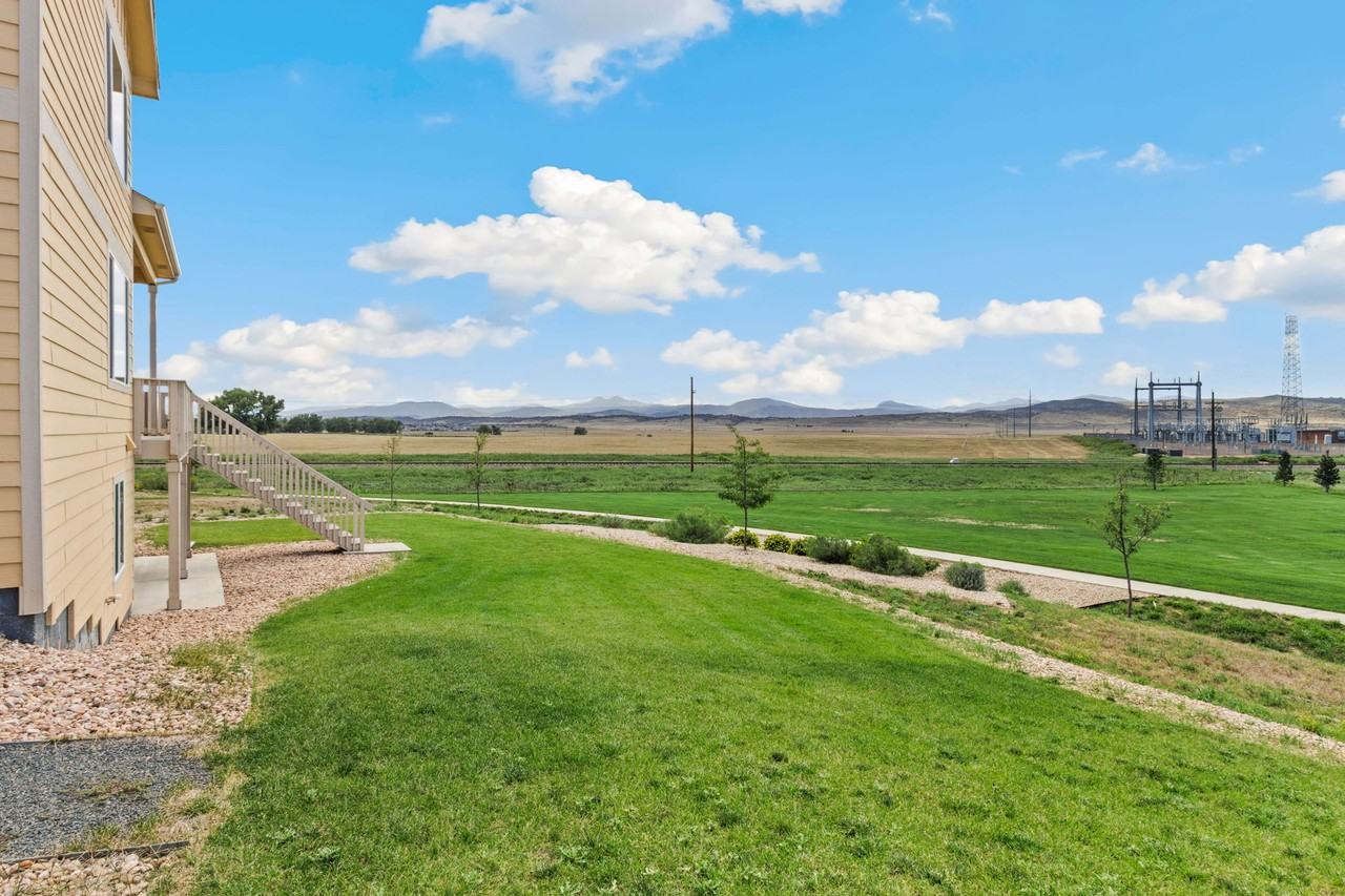 1097 Highline Ct - Photo 3 of 41