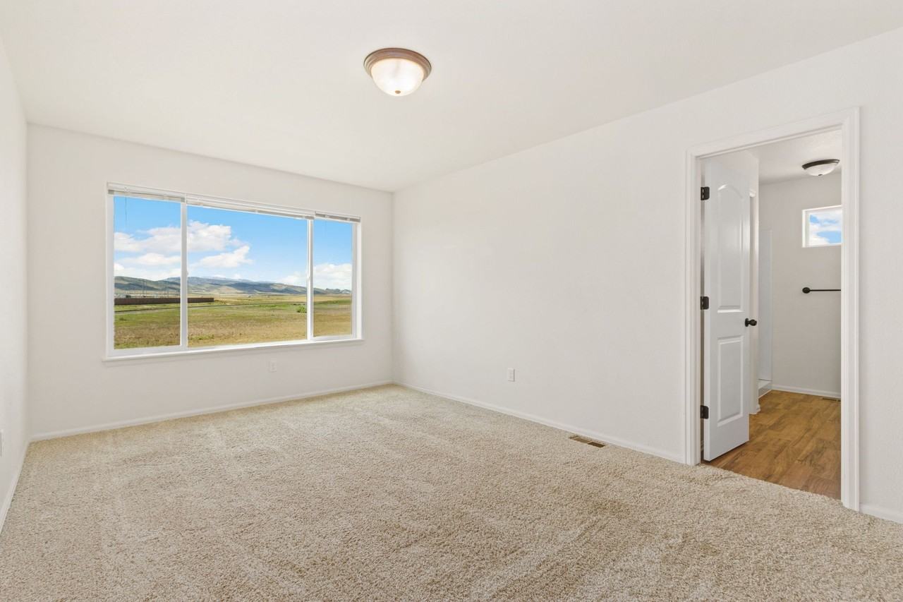 1097 Highline Ct - Photo 6 of 41