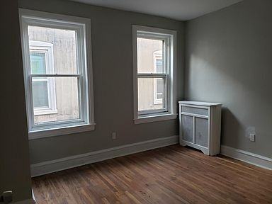 5225 Spruce St #2 - Photo 7 of 12