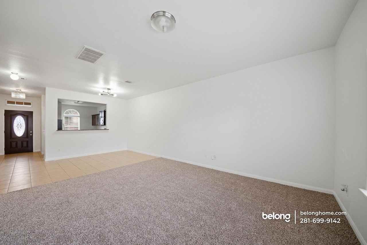 2006 Quiet Palm Ln - Photo 5 of 39