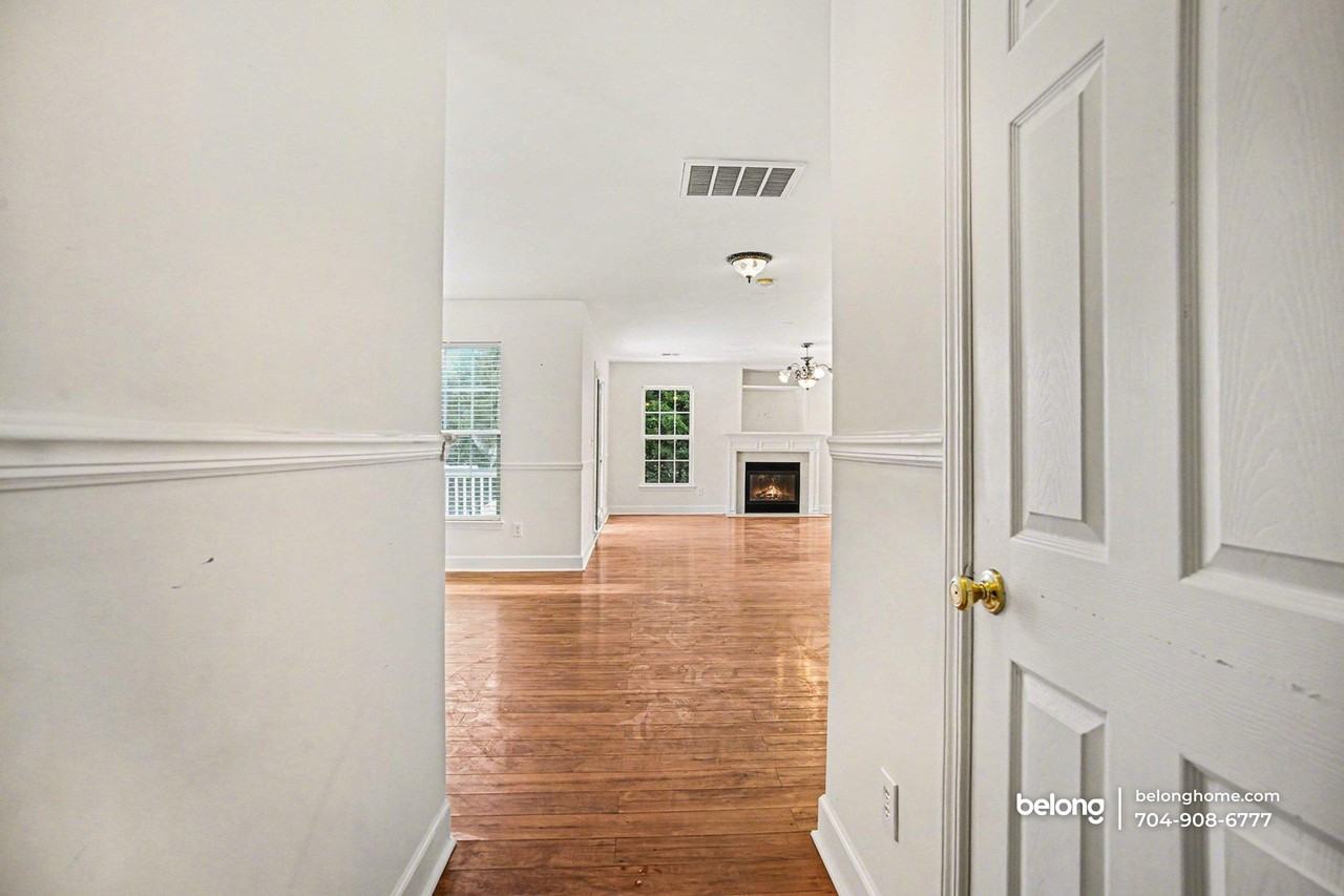 3123 Glen Robin Ct - Photo 4 of 33