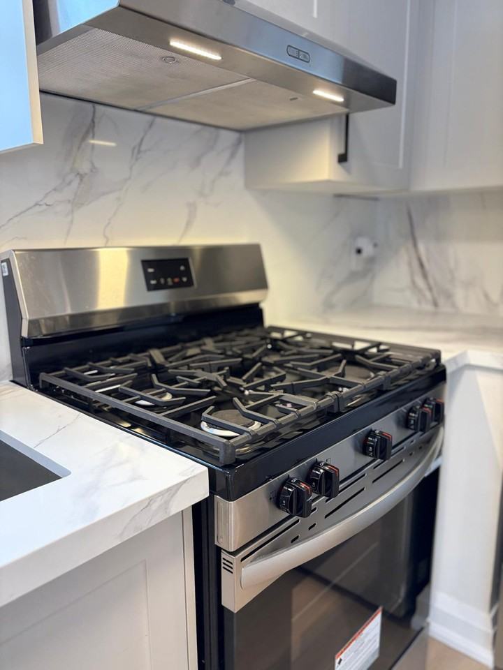 468 Lauder Avenue - Photo 3 of 25