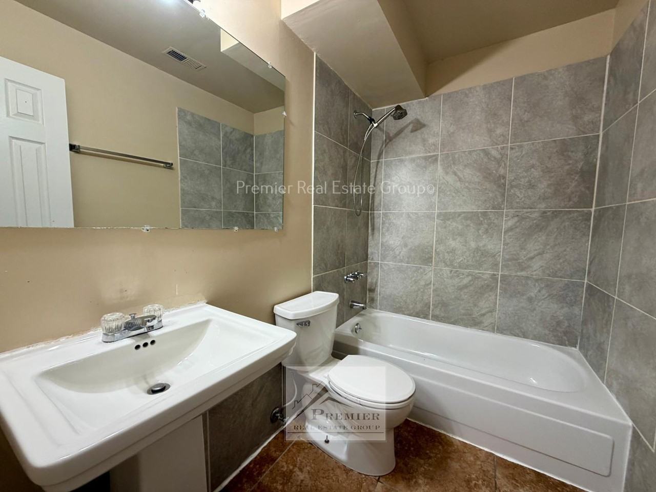 1160 Mazatlan Cir #C - Photo 7 of 8