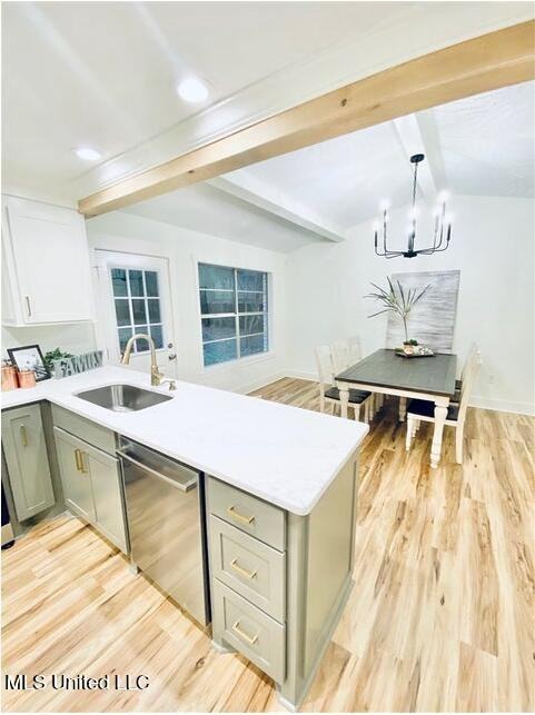 904 Oakhill Cir - Photo 2 of 10