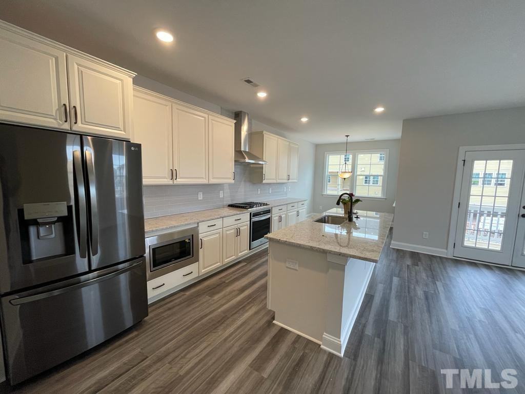 202 Mazarin Ln - Photo 3 of 33