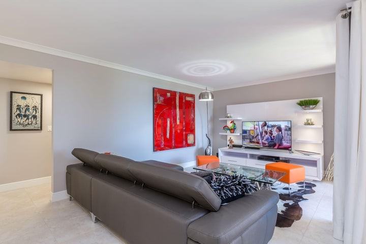 2455 Lindell Boulevard #3304 - Photo 3 of 9