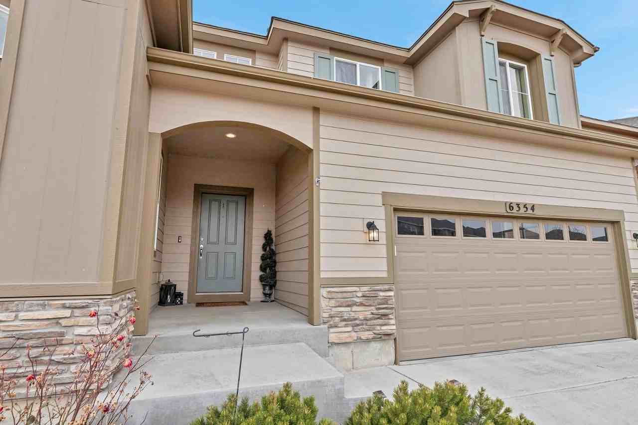 6354 Suncroft Ln - Photo 3 of 33