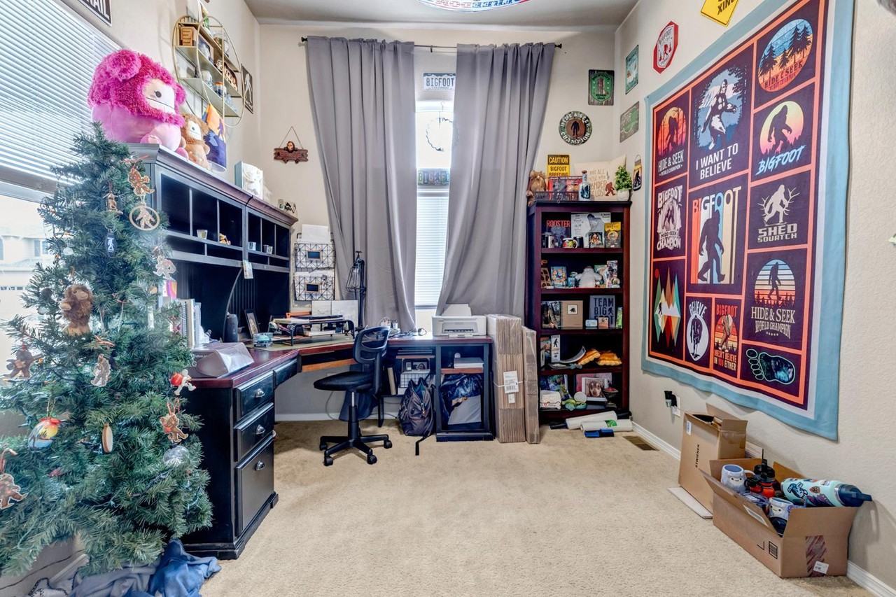 6354 Suncroft Ln - Photo 5 of 33