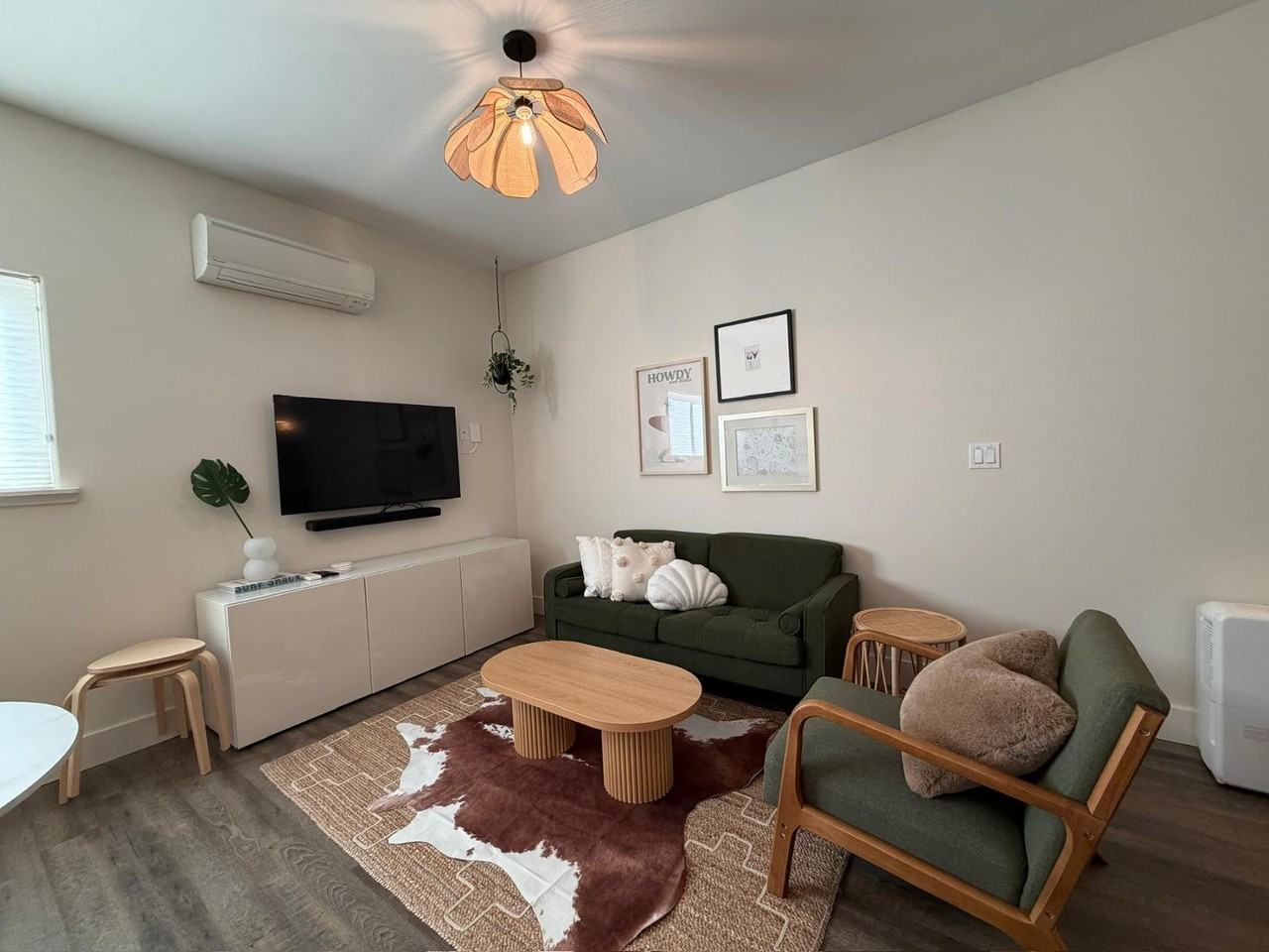 1012 Sw 11th St #B - Photo 3 of 26