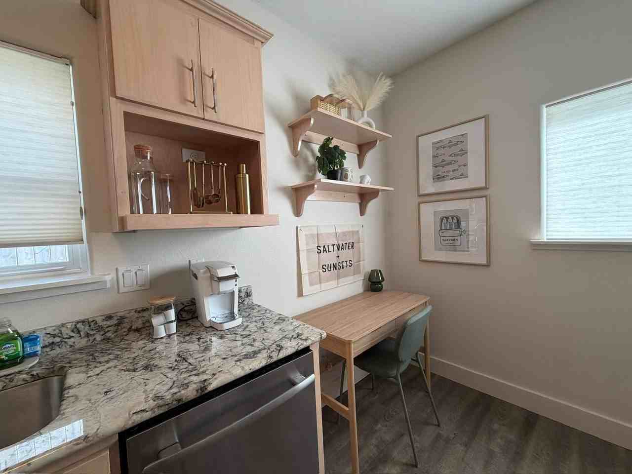 1012 Sw 11th St #B - Photo 4 of 26