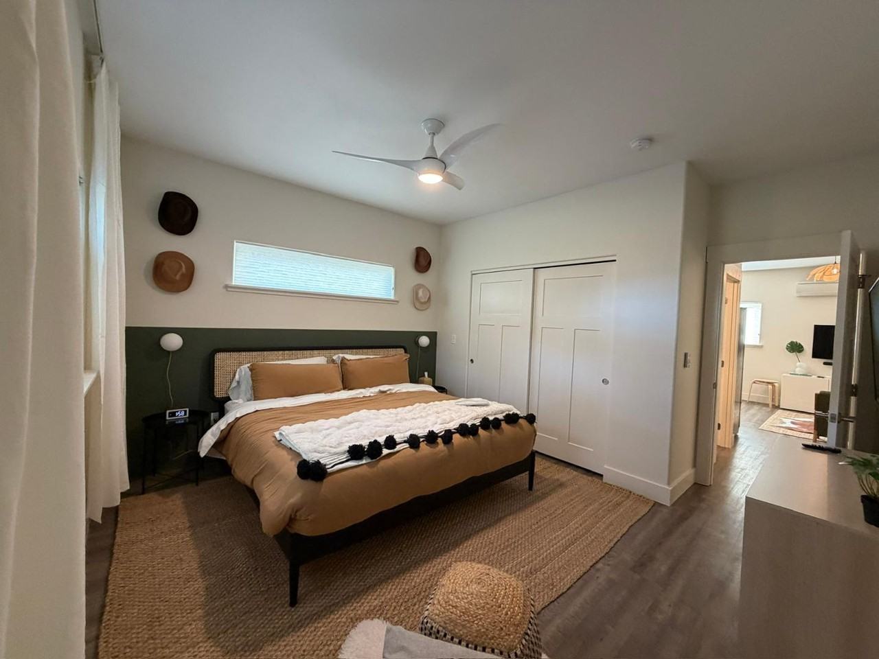 1012 Sw 11th St #B - Photo 5 of 26