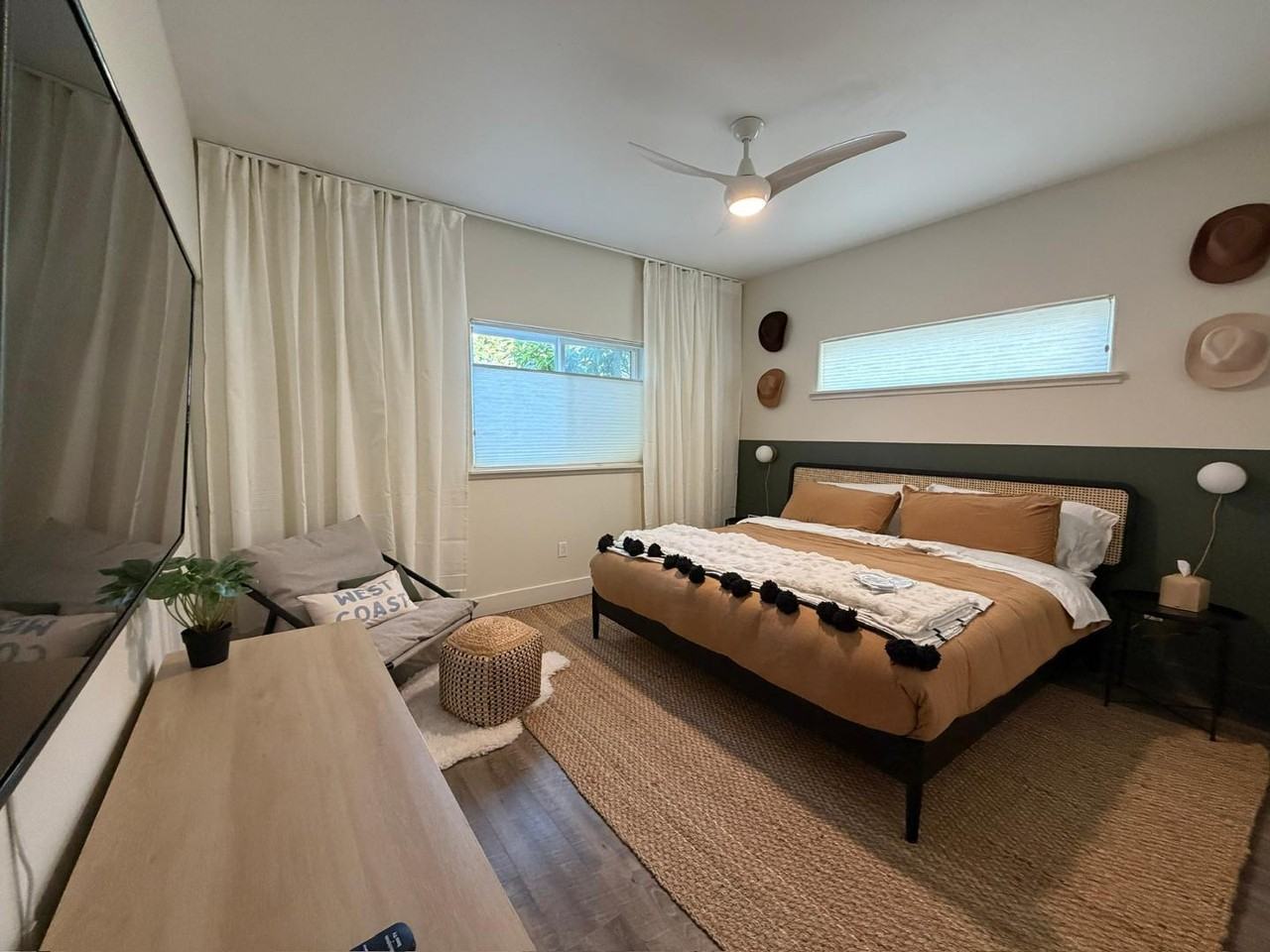 1012 Sw 11th St #B - Photo 6 of 26