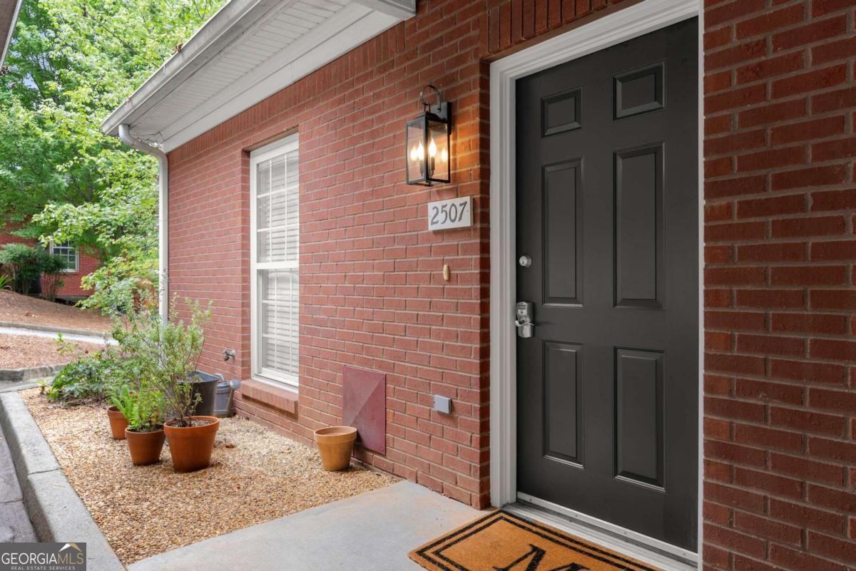 2507 Terrace Vw Nw - Photo 3 of 37