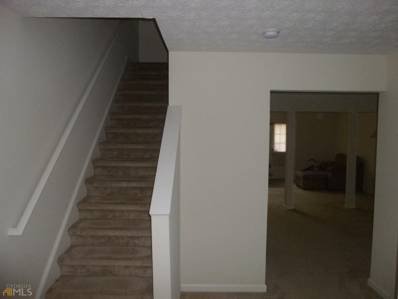 1962 Grove Way - Photo 4 of 10