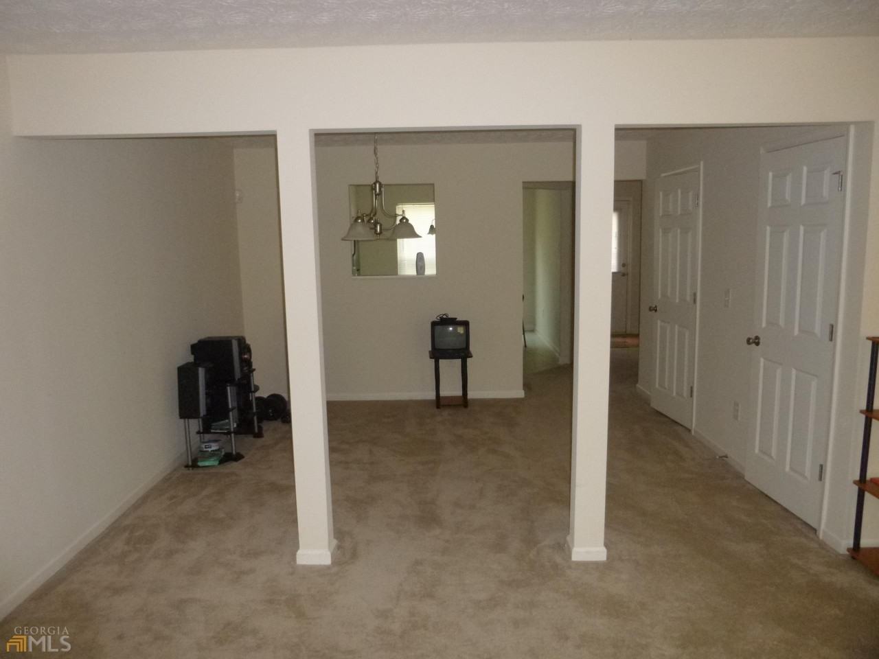 1962 Grove Way - Photo 6 of 10