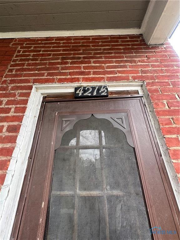 421 Walbridge Ave - Photo 2 of 14