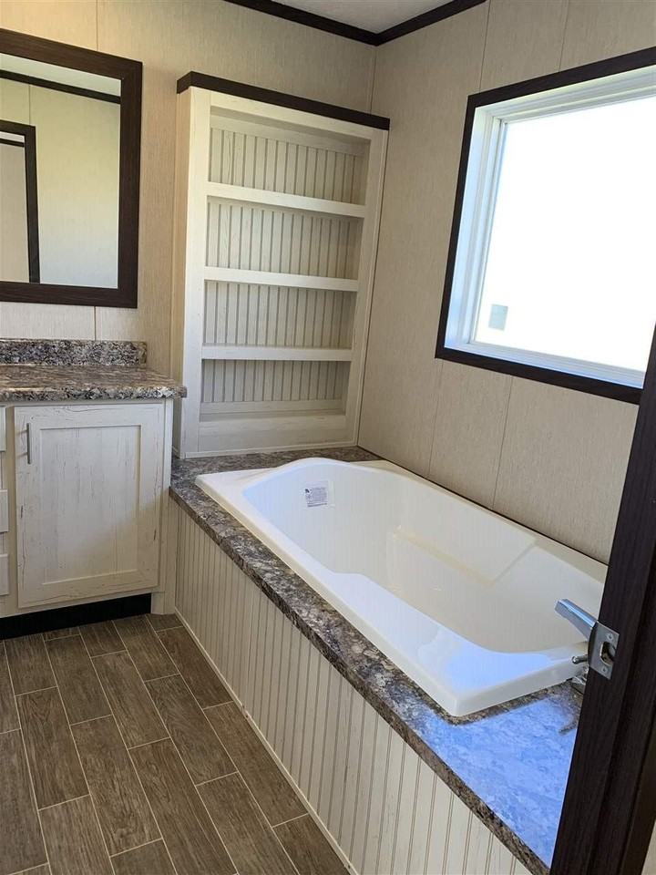 124 Whisper Ridge Ave - Photo 3 of 3