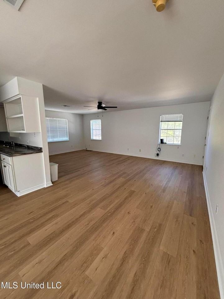 4502 Gex Rd - Photo 3 of 9