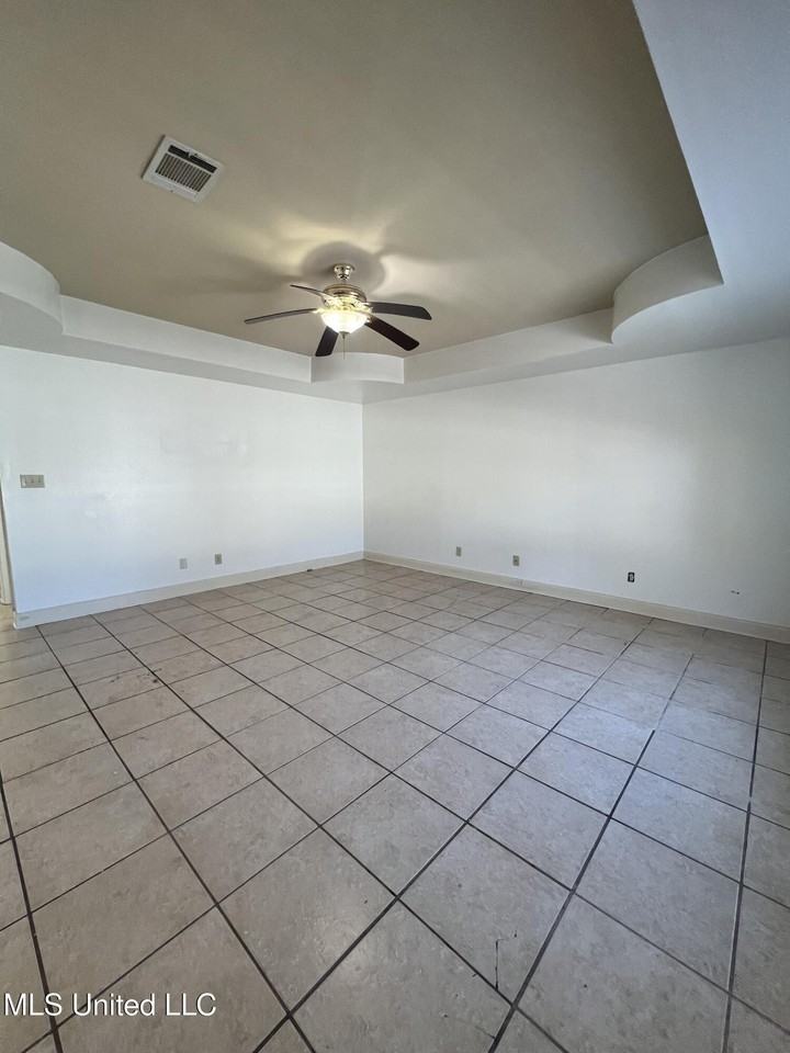 6156 E Madison St - Photo 2 of 24