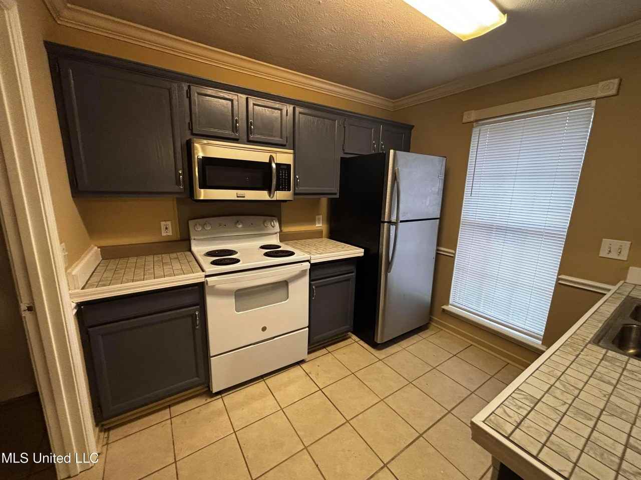 4417 Blake Cir - Photo 2 of 14