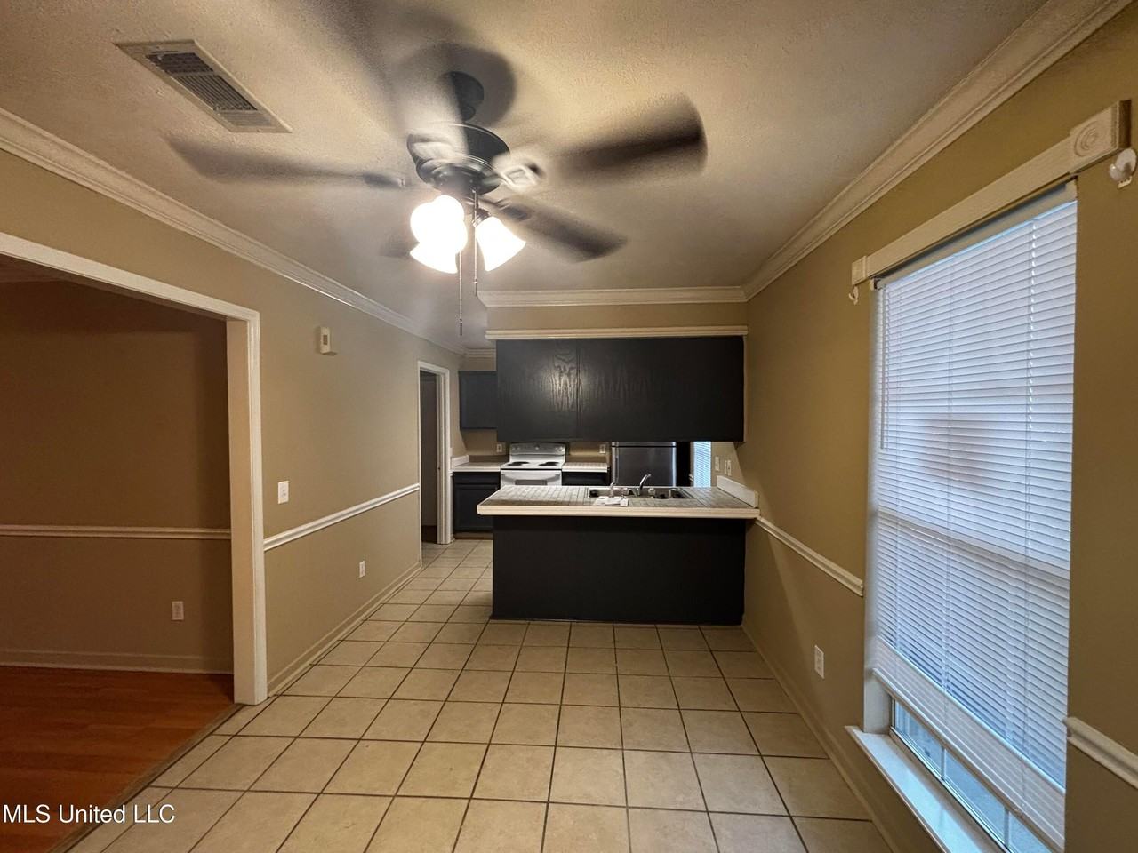 4417 Blake Cir - Photo 4 of 14