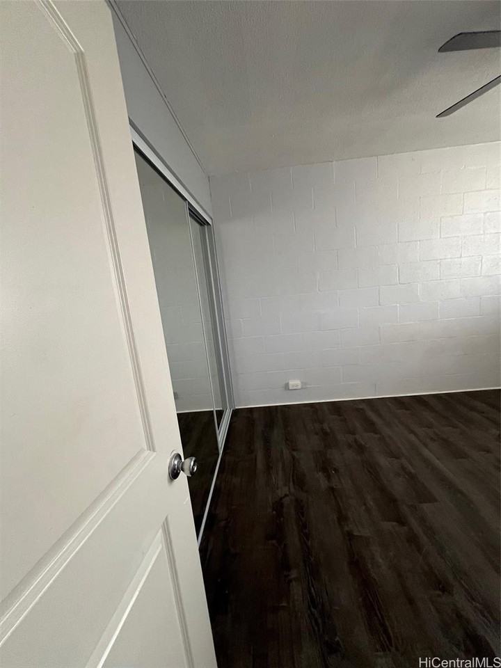 720 Waiakamilo Rd - Photo 4 of 9