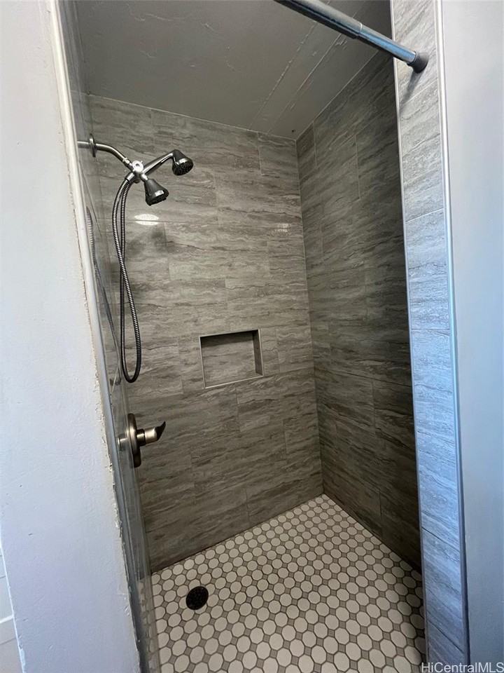 720 Waiakamilo Rd - Photo 7 of 9