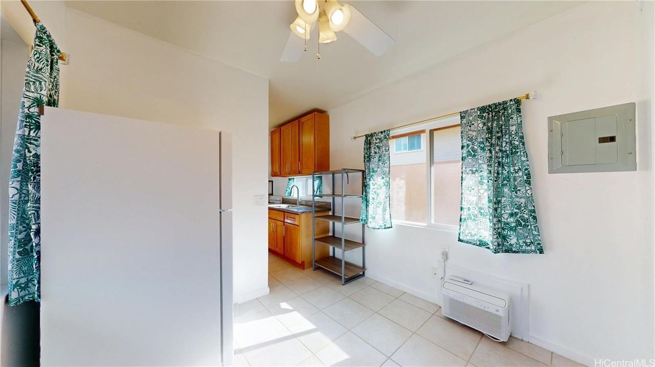 662 Kalanipuu St - Photo 6 of 25