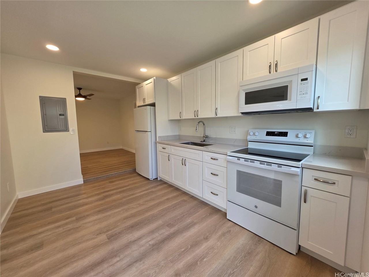 1043 Kainui Dr - Photo 2 of 15