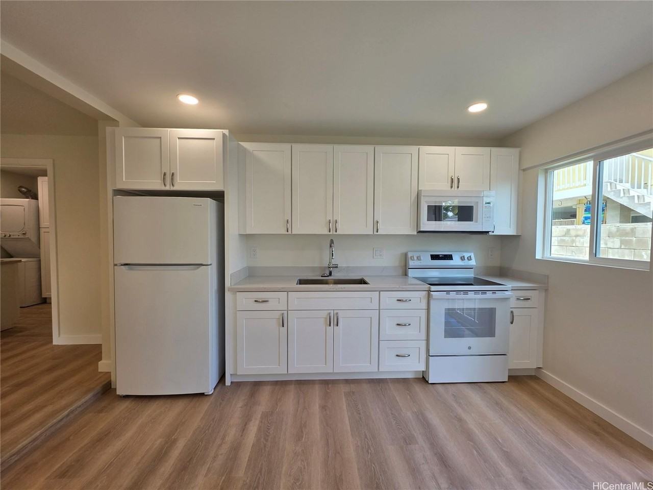 1043 Kainui Dr - Photo 3 of 15