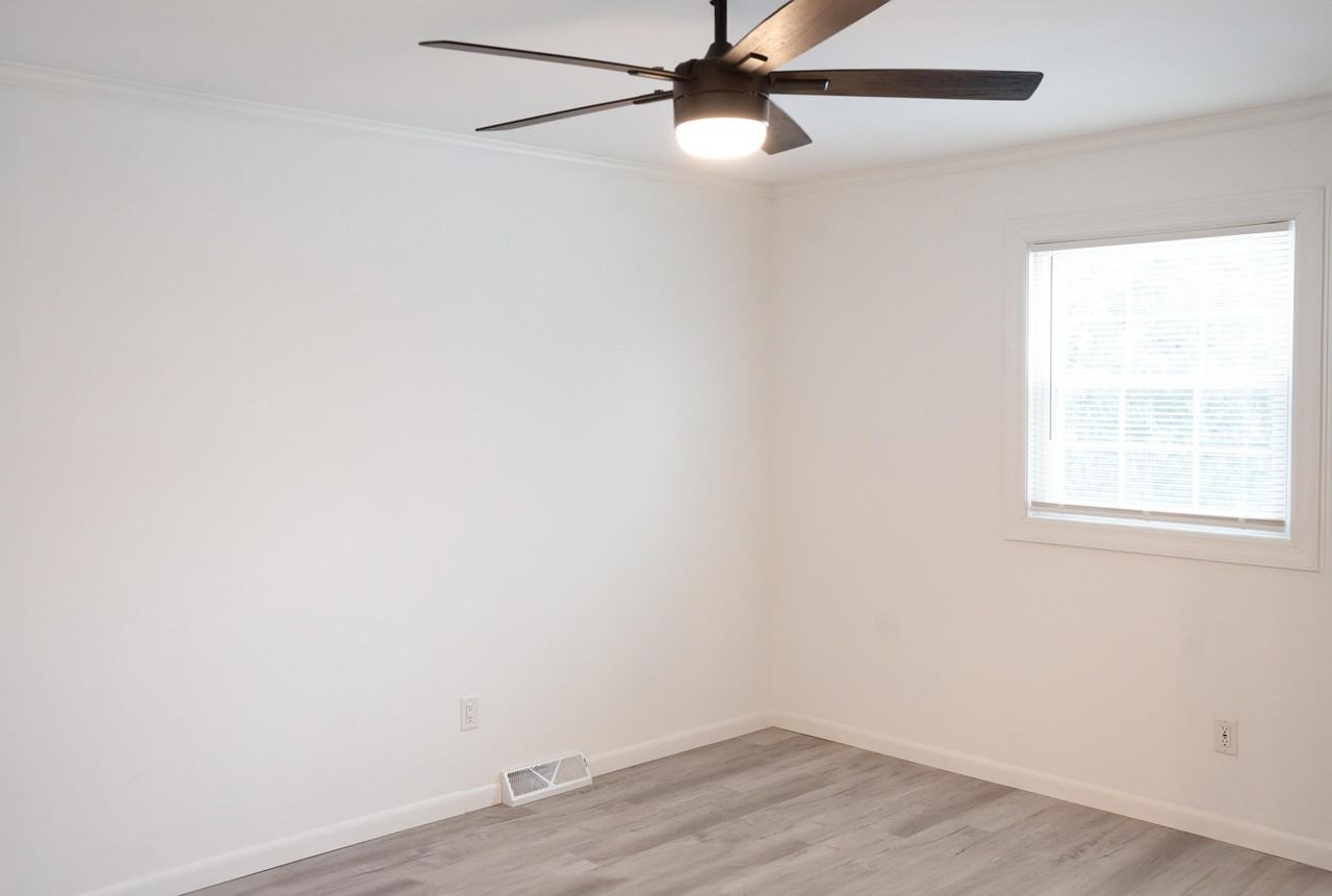 919 Seneca Dr - Photo 6 of 21