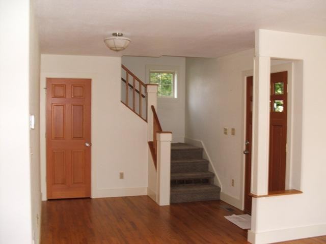 1805 Cottage St Ne - Photo 4 of 8